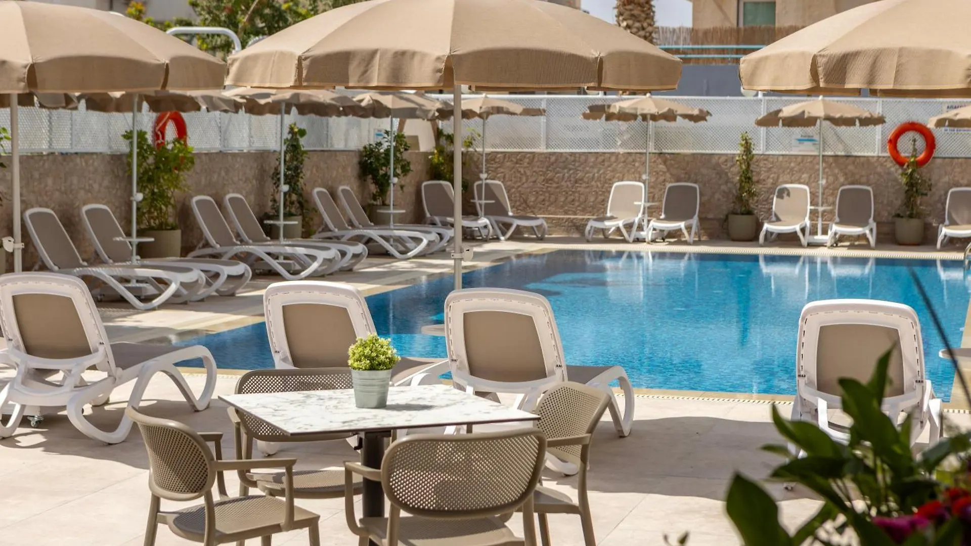 Hotel Cactus Larnaca 2*,