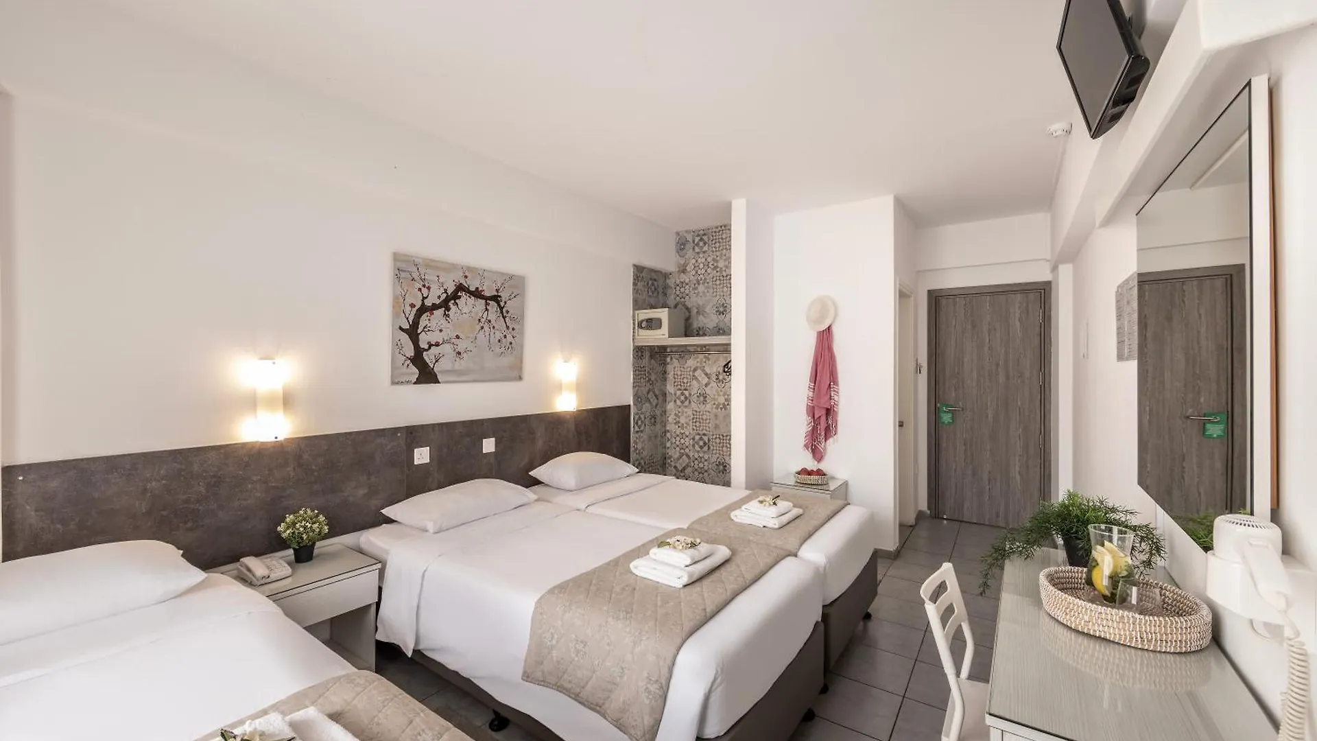 Hotel Cactus Larnaca 2*,
