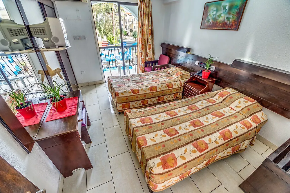 **  Hotel Cactus Larnaca Cipro